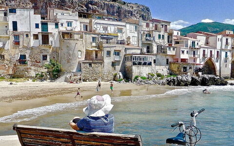 Cefalù, un voyage à travers les beautés naturelles et architecturales