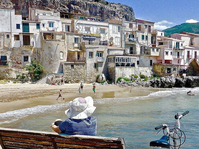 Cefalù, un voyage à travers les beautés naturelles et architecturales