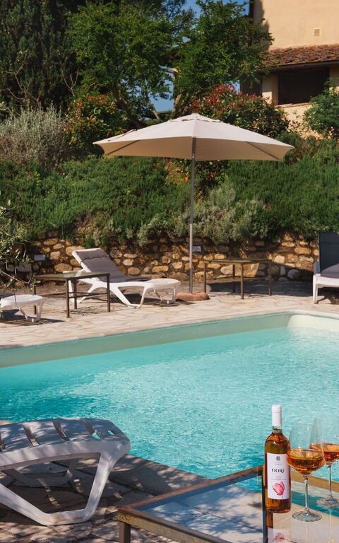 Pozzo Dei Desideri: bassin, Extérieur, Extérieurs