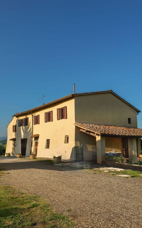 Pozzo Dei Desideri: Entrée principale, Extérieur, Extérieurs