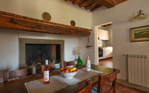 Logement Pozzo Dei Desideri 2: Salle à manger, Salon