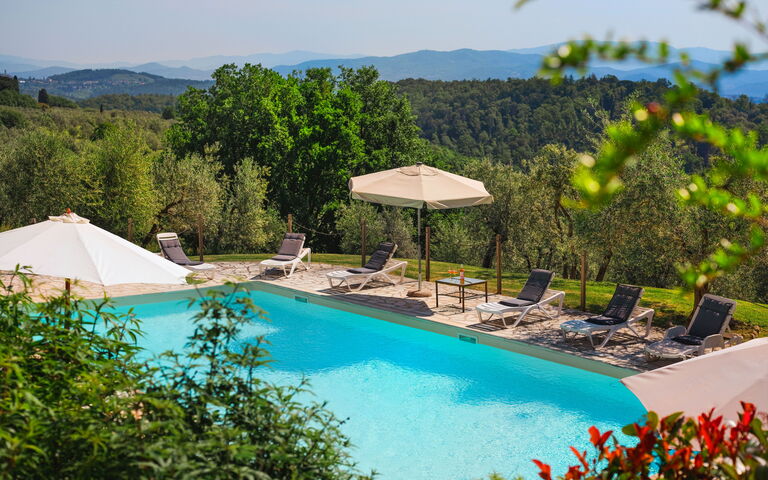 Pozzo Dei Desideri: bassin, Extérieur, Extérieurs