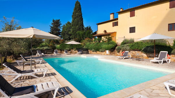 Pozzo dei Desideri: bassin, Extérieur, Extérieurs