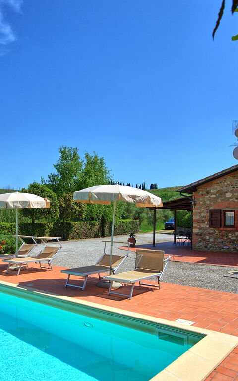 Cuccardino: bassin, Extérieur, Extérieurs