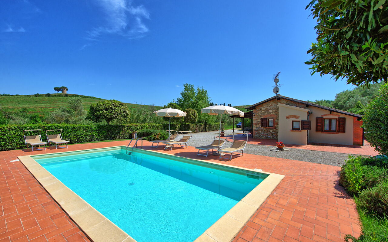 Cuccardino: bassin, Extérieur