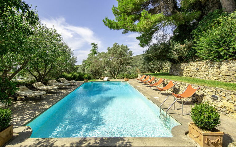 Castello Leopoldo: bassin, Jardin