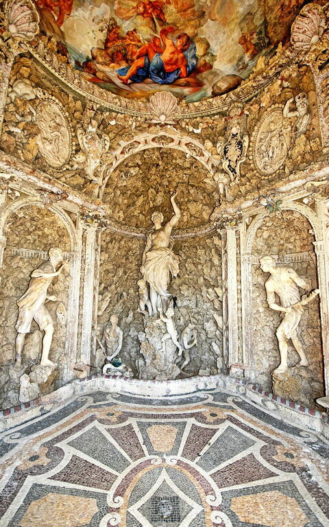 Montegufoni: Extérieur