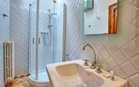 Logement Montegufoni 19b: Salle de bain