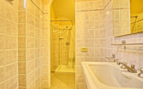 Logement Villa Acciaioli: Salle de bain
