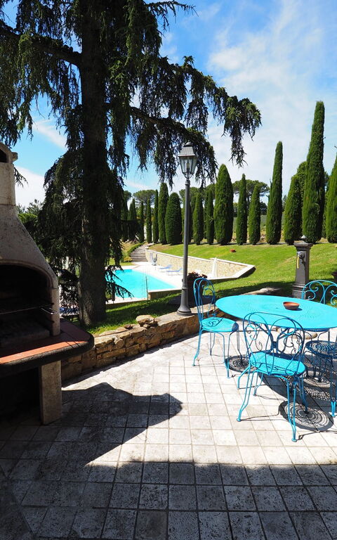 Cornocchio: bassin, Jardin