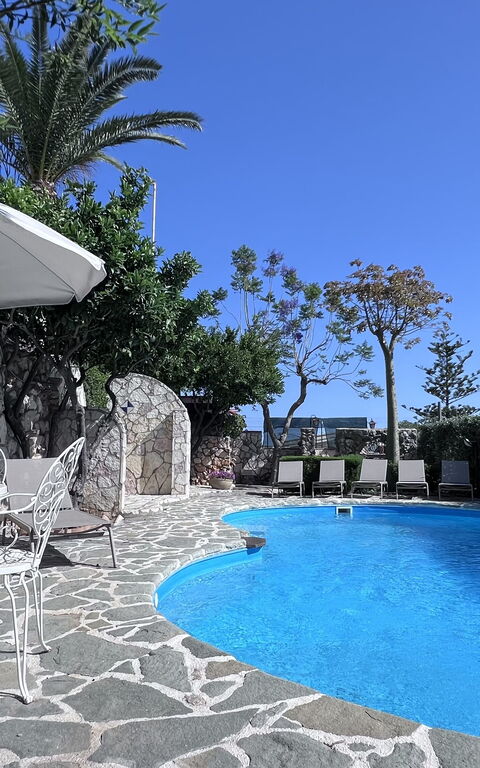 Castellammare: bassin, Extérieurs