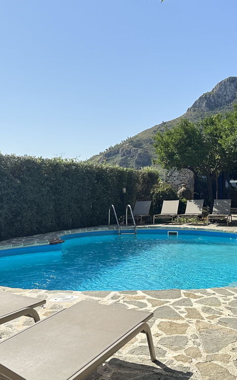 Castellammare: bassin, Extérieurs