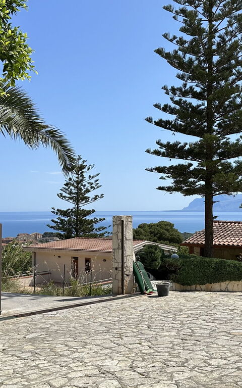 Castellammare: Entrée principale, Extérieurs, Vues