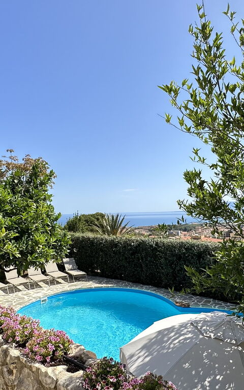 Castellammare: bassin, Extérieurs, Vues