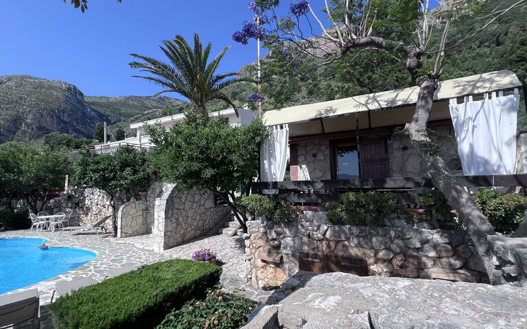 Castellammare: bassin, Extérieurs, Jardin