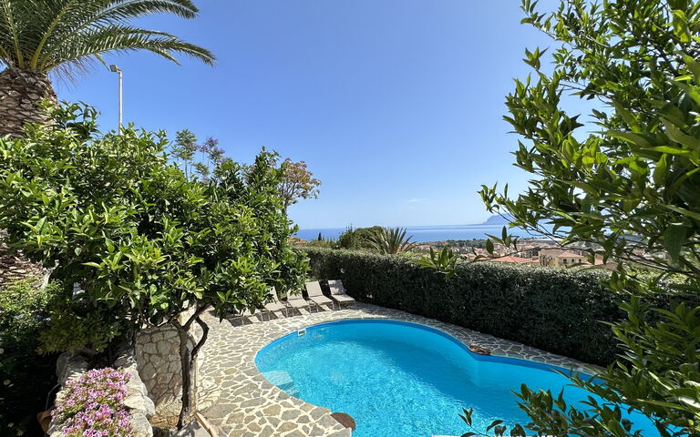 Castellammare: bassin, Extérieurs, Vues