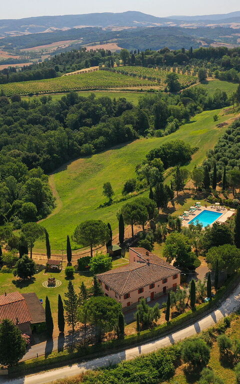 Montelopio: bassin, Vues