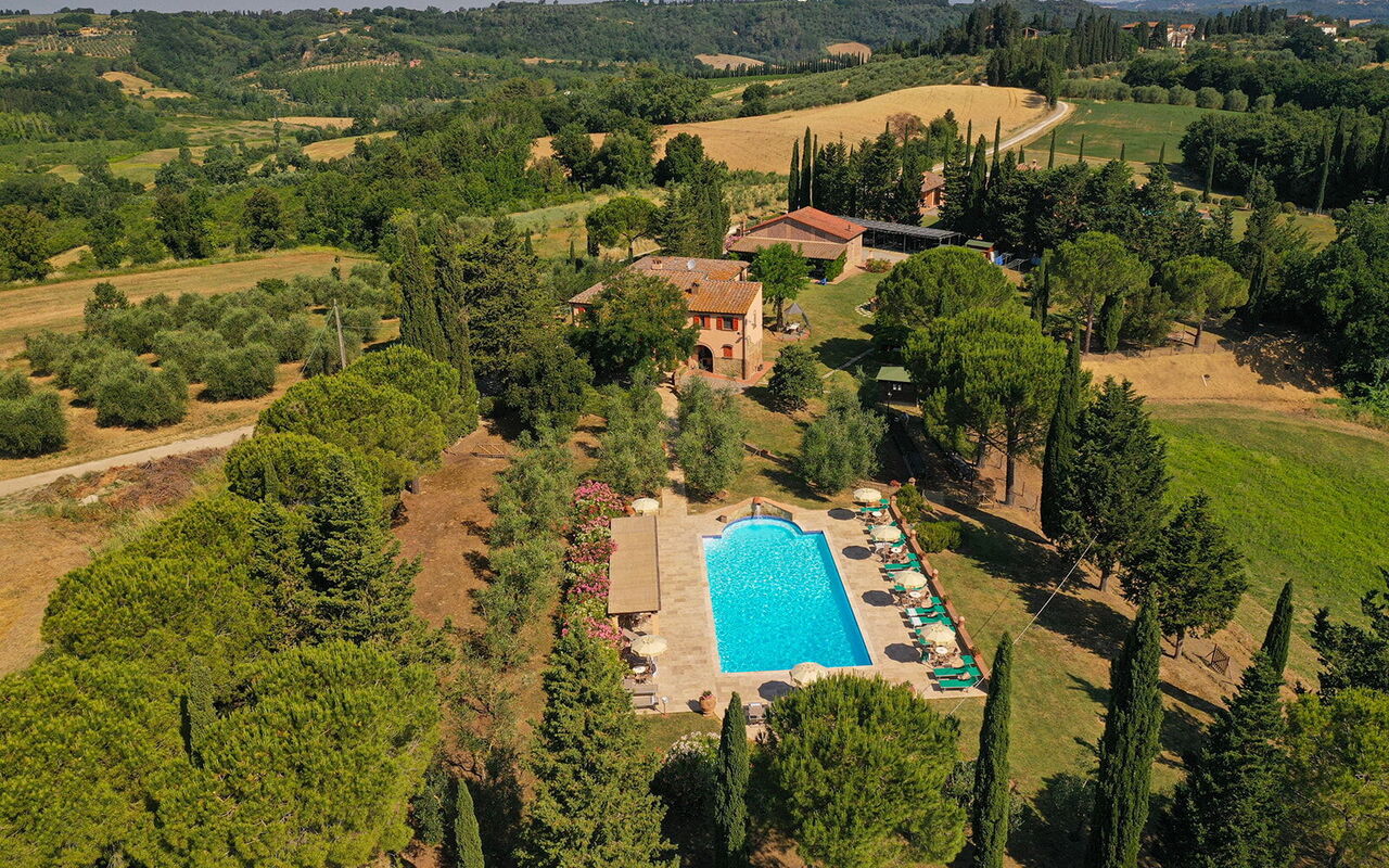 Montelopio: bassin, Vues