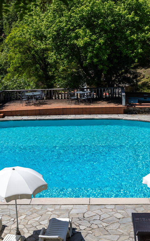 Villa Contessa: bassin, Extérieur