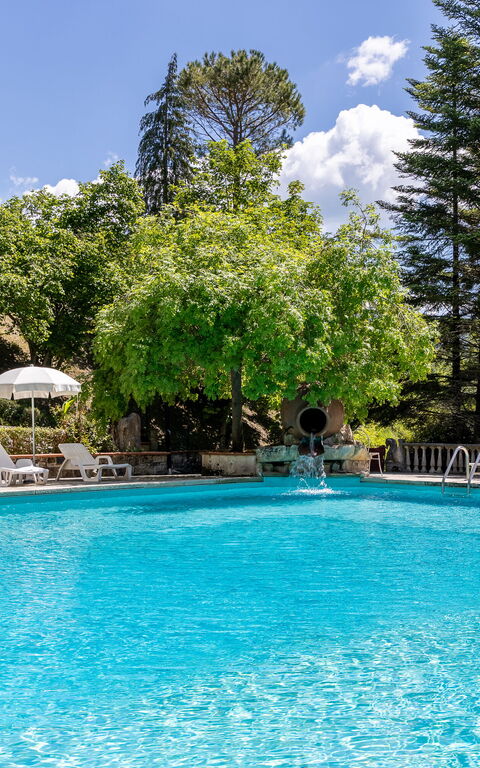 Villa Contessa: bassin, Extérieur