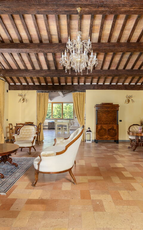 Villa Contessa: Salon