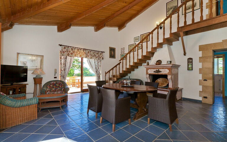 Villa Erice: Salle à manger, Salon