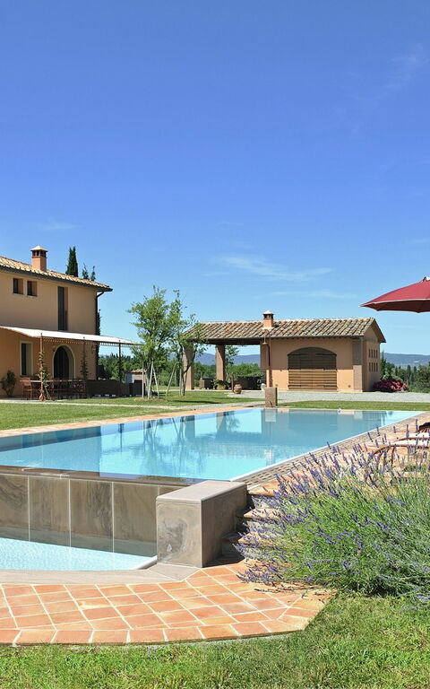 Villa Insoglio: bassin, Extérieur