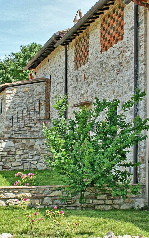 Le Fonti: bassin, Extérieurs