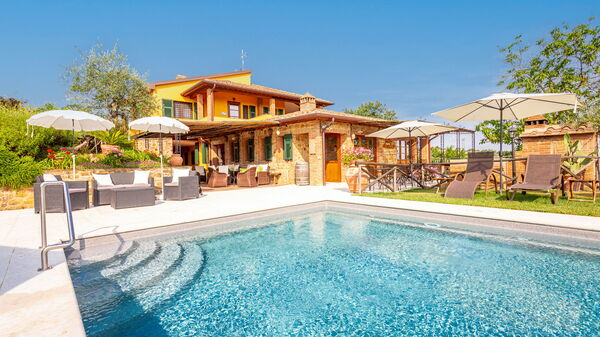 Villa Amadeo: bassin, Été, Extérieur, Extérieurs, Jardin