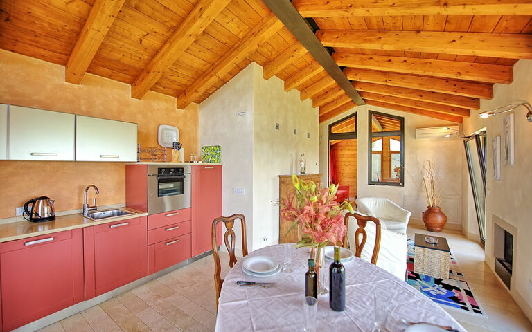Casa Lucia: Cuisine, Salle à manger