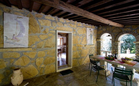 Logement Fontana 1: Extérieur, Extérieurs