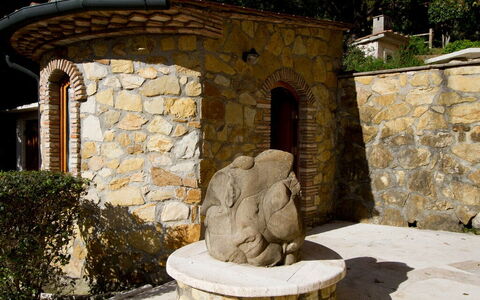 Logement Fontana 2: Extérieur, Extérieurs