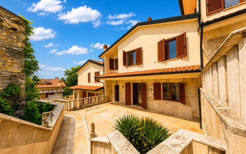 Logement Dependance 2: Balcon / Terrasse / Patio, Extérieur, Extérieurs