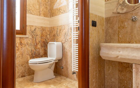 Logement Dependance 2: Détails de la chambre, Salle de bain