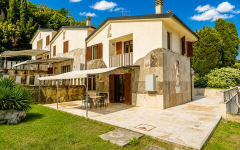 Logement Dependence 3: Entrée principale, Jardin