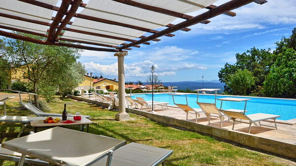 Le Querciolaie: bassin, Jardin