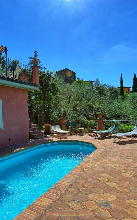 Casa Vania: bassin, Extérieur, Extérieurs