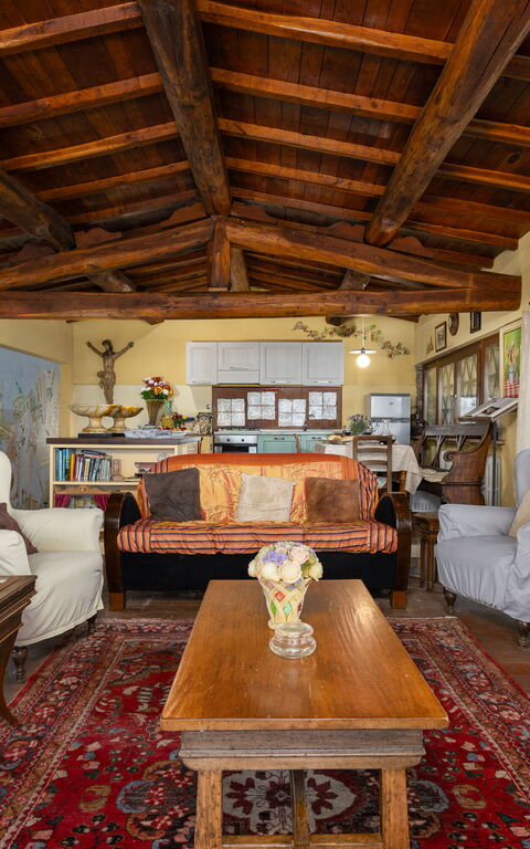 Casa Vania: Cuisine, Salle à manger, Salon