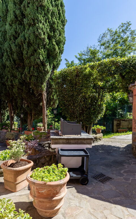 Casa Vania: Extérieur, Extérieurs