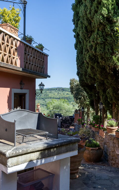 Casa Vania: Extérieur, Extérieurs