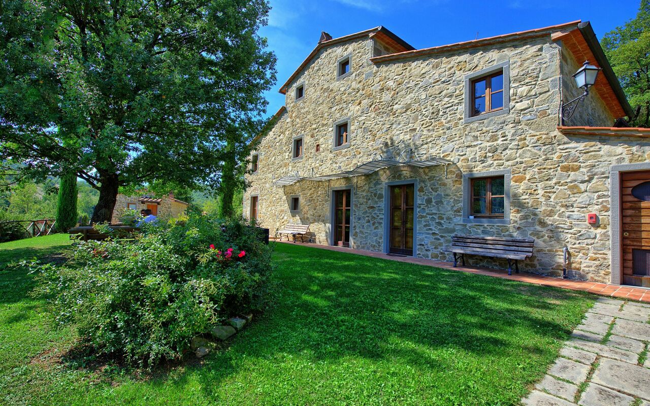 Villa Casentino: bassin, Extérieur, Jardin