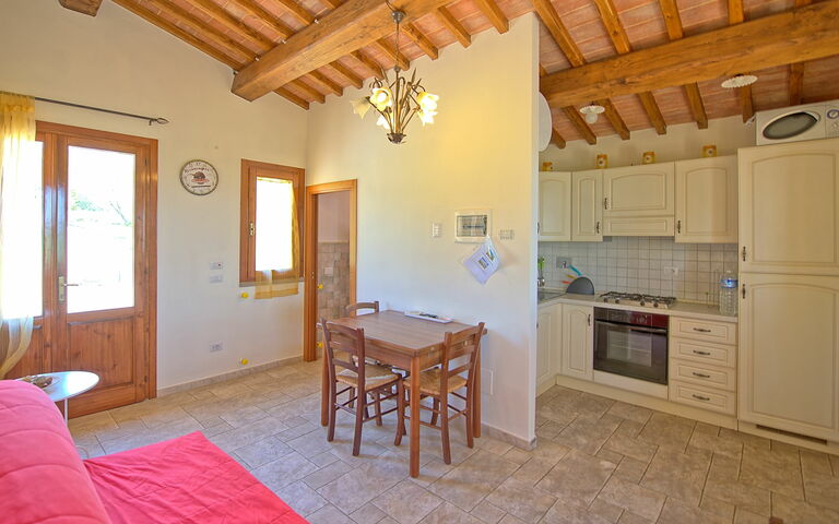 Villa Roberto: Cuisine, Salle à manger, Salon