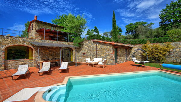 Villa Barbischio: bassin, Extérieurs
