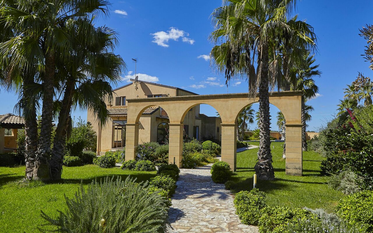 Villa Oasi: Jardin