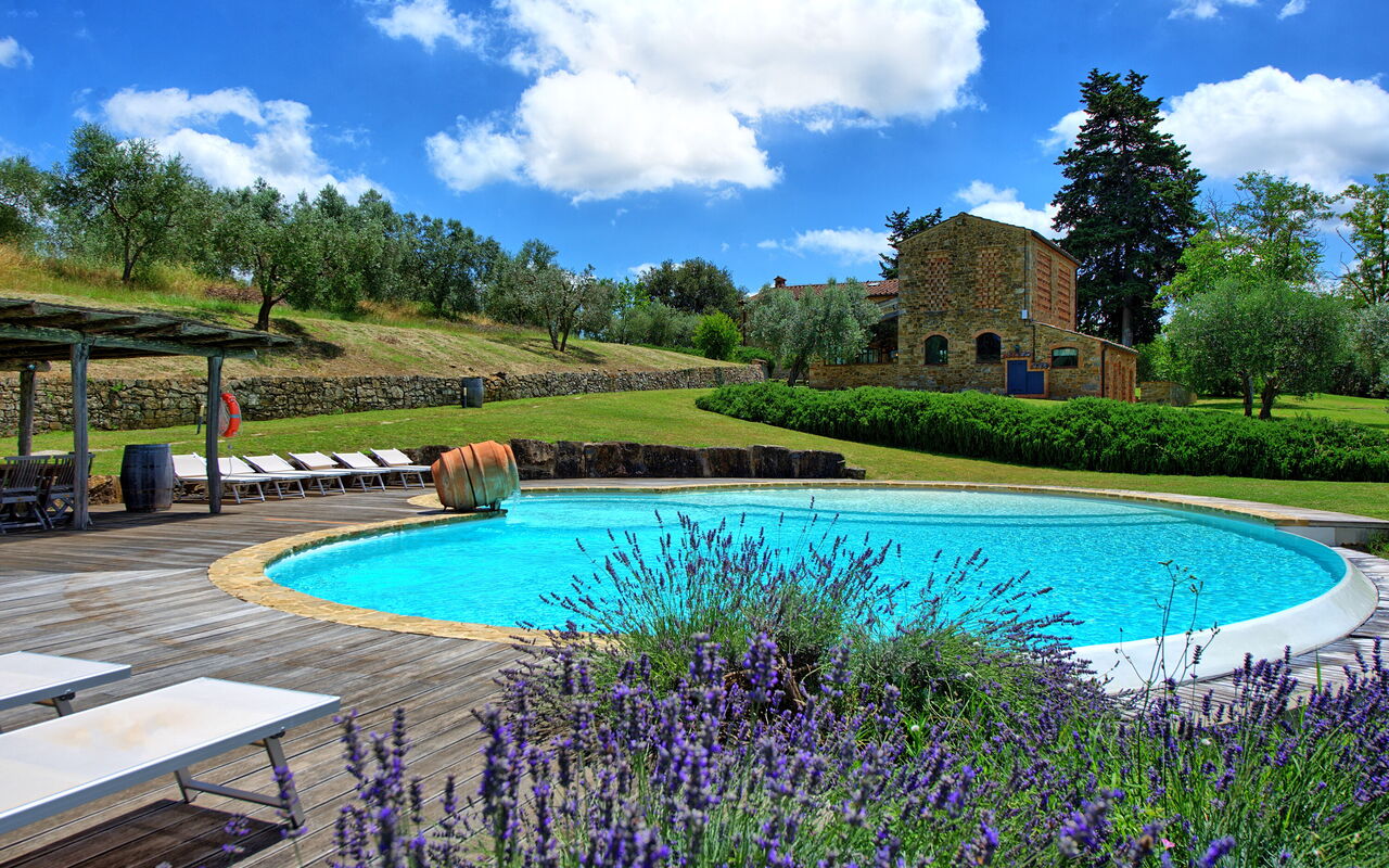Villa Ferdinando: bassin, Été