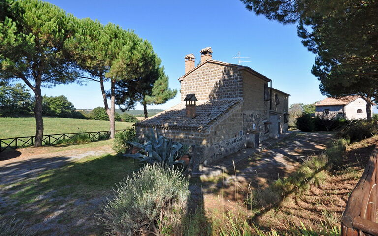 Ginestrella: Extérieurs, Jardin