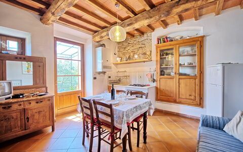 Logement Rustico: Cuisine, Salle à manger, Salon