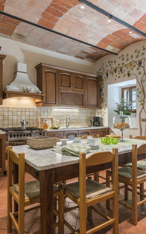 Palazzo Rosadi: Cuisine