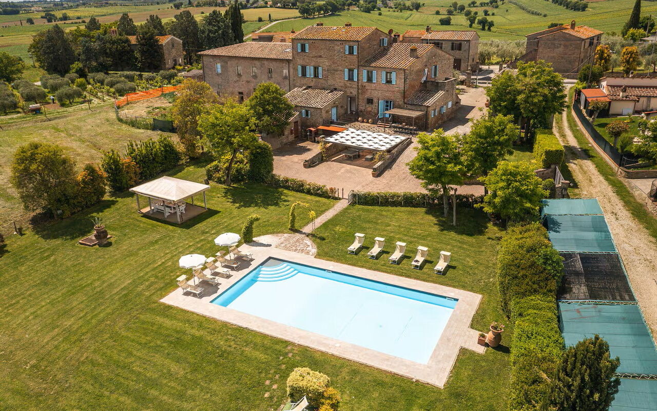 Villa Giare: bassin, Extérieur, Extérieurs