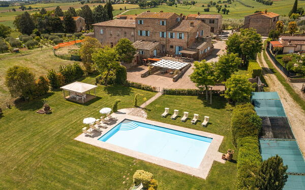 Villa Giare: bassin, Extérieur, Extérieurs